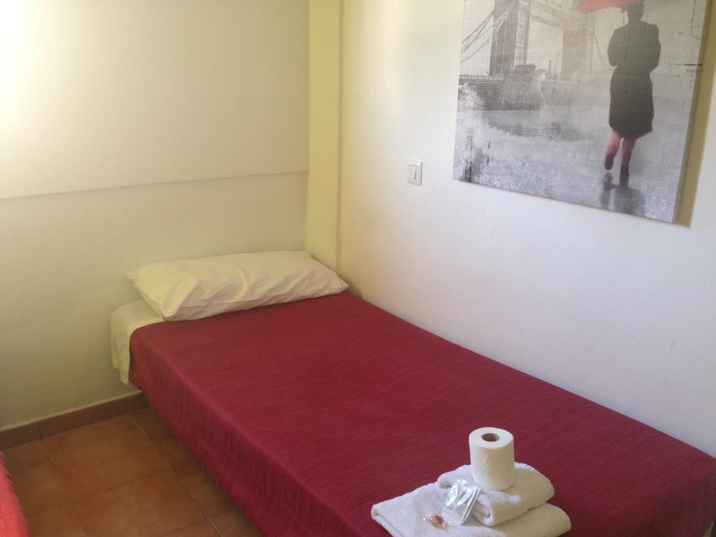 Albergue Juvenil New Age Hostel Palma de Mallorca Bilik gambar