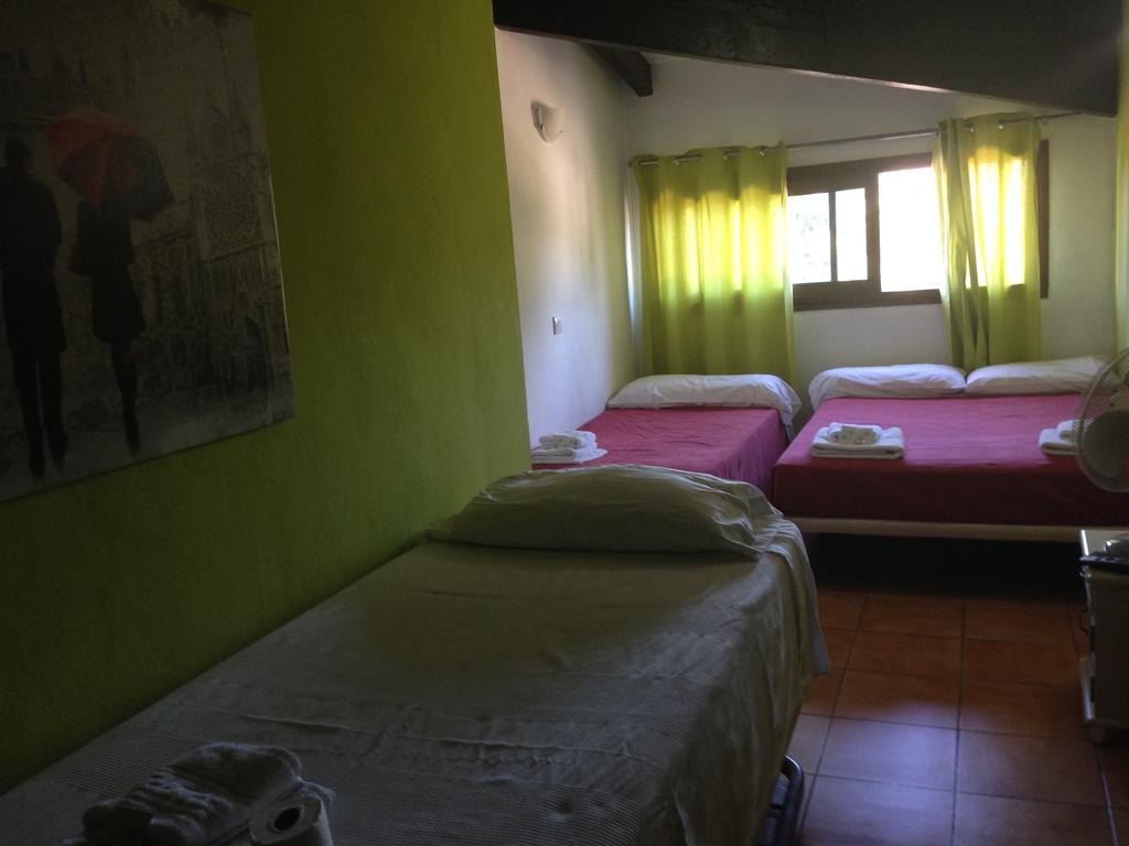 Albergue Juvenil New Age Hostel Palma de Mallorca Bilik gambar